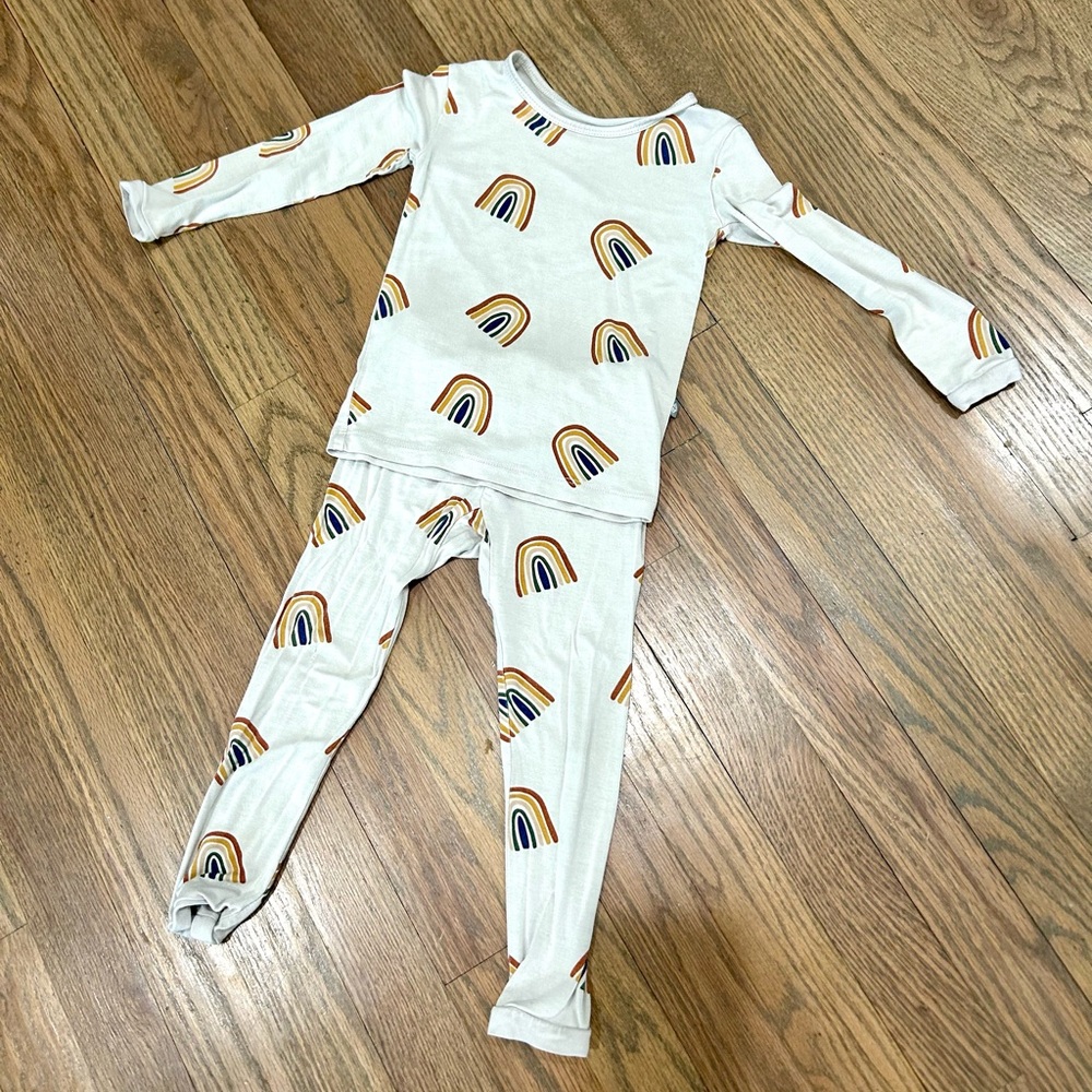 Kyte baby long sleeve pajamas - 2t, neutral rainbow print